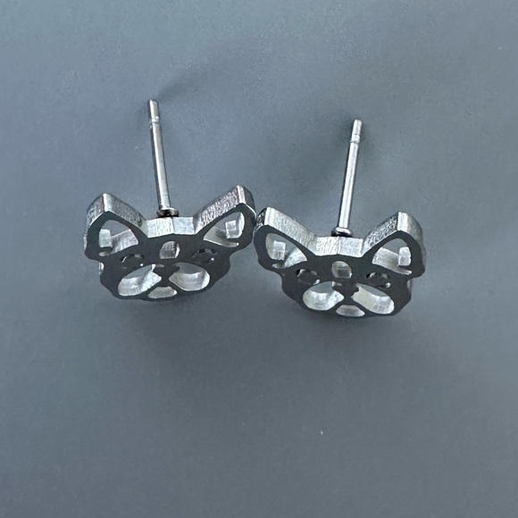 Stainless Steel Waterproof Bulldog Studs - Picture 8 of 9